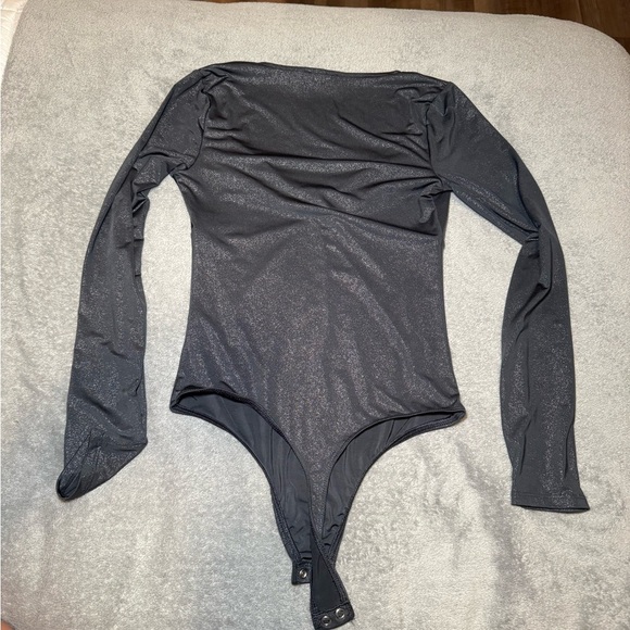 Express long sleeve body contour bodysuit - Picture 3 of 4